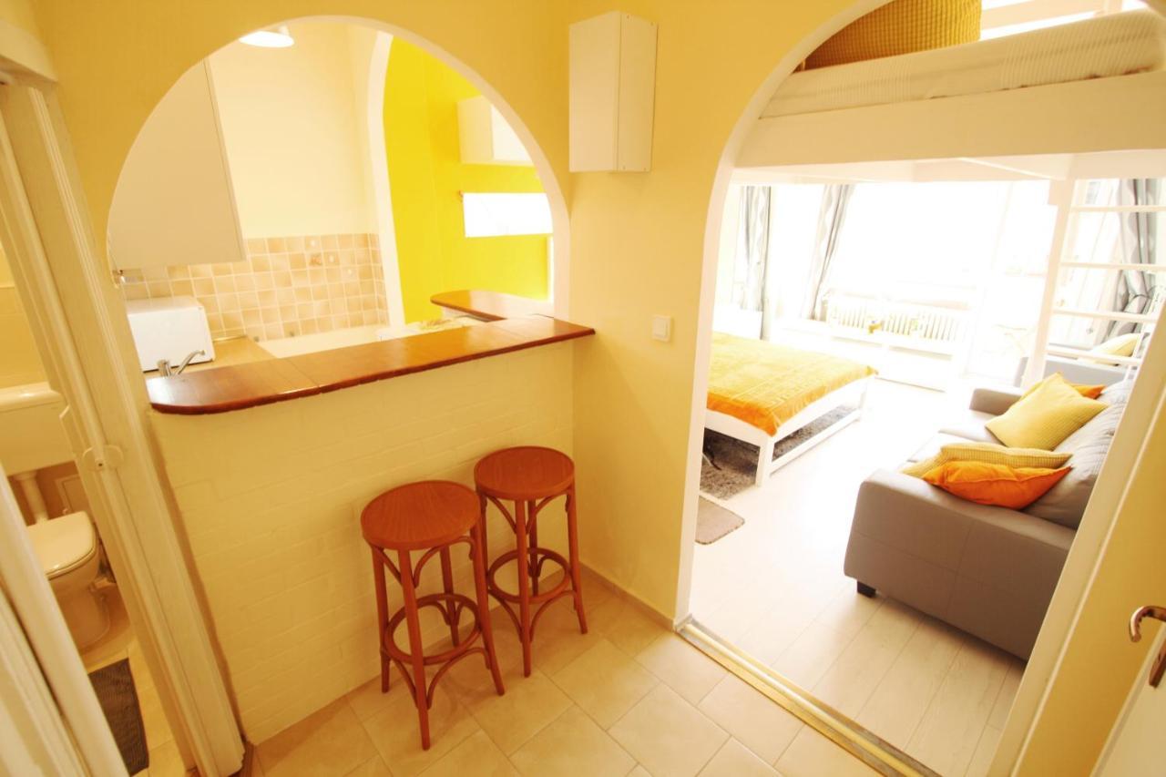 Sunny Studio With Balcony In Party District Budapešť Exteriér fotografie