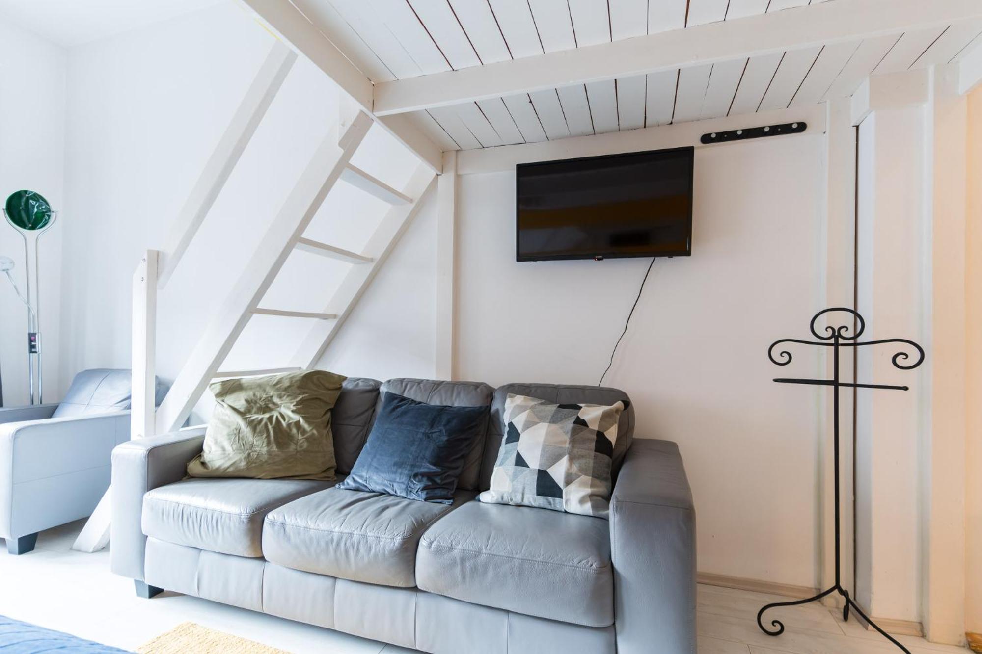 Sunny Studio With Balcony In Party District Budapešť Exteriér fotografie